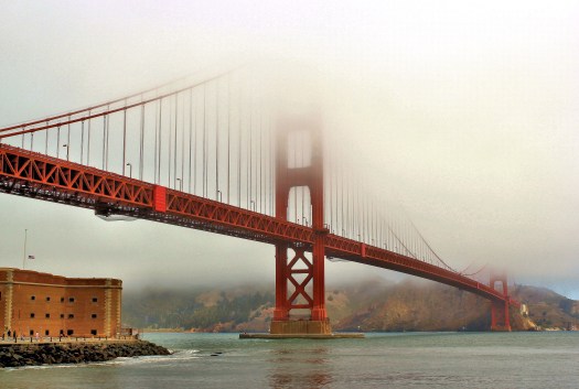 MIST ON THE GOLDEN GATE BRIDGE
